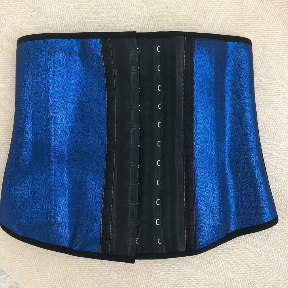 Ann Chery Metallic Edition Sports waist trainer
